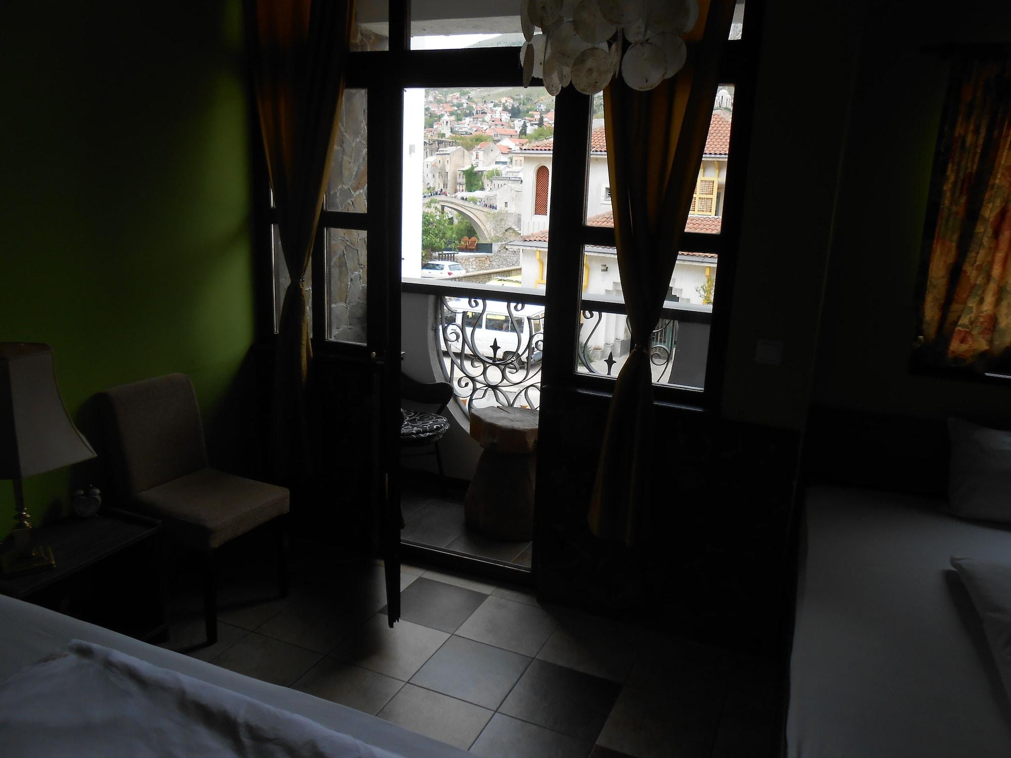 מוסטר Villa Anri מראה חיצוני תמונה