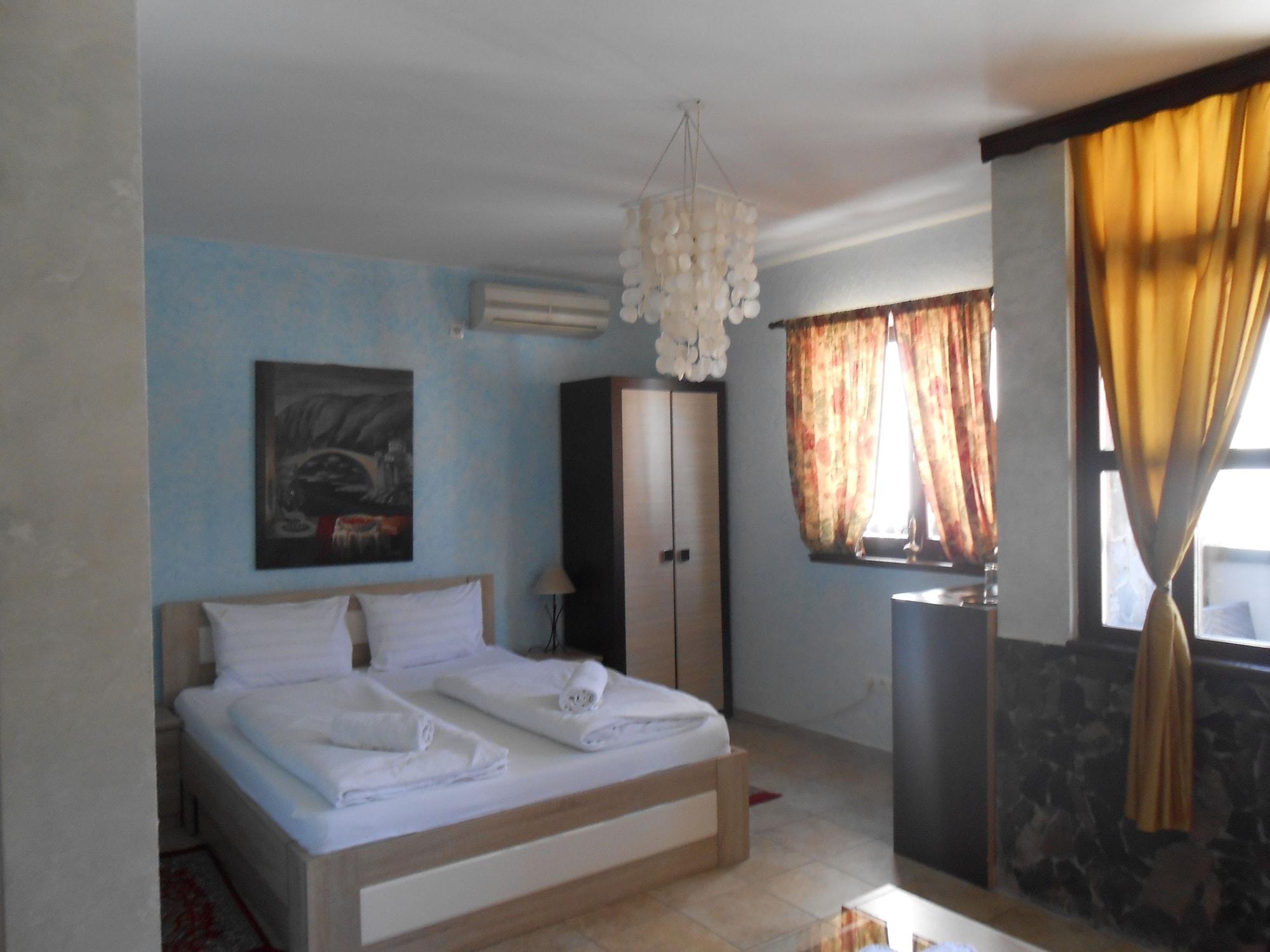 מוסטר Villa Anri מראה חיצוני תמונה