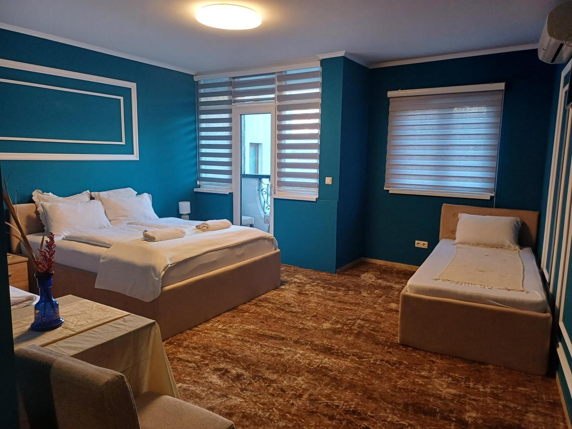 מוסטר Villa Anri מראה חיצוני תמונה