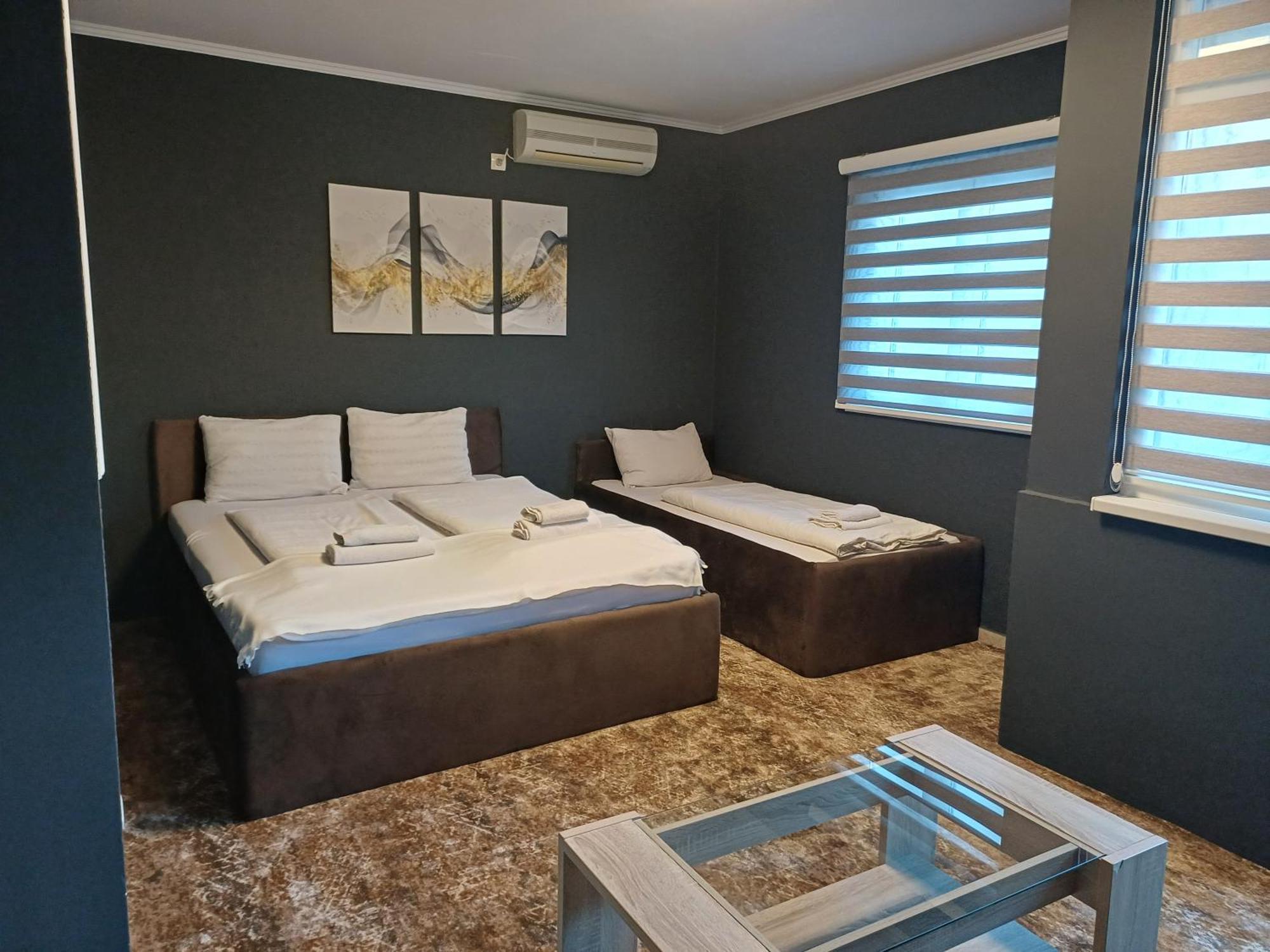 מוסטר Villa Anri מראה חיצוני תמונה
