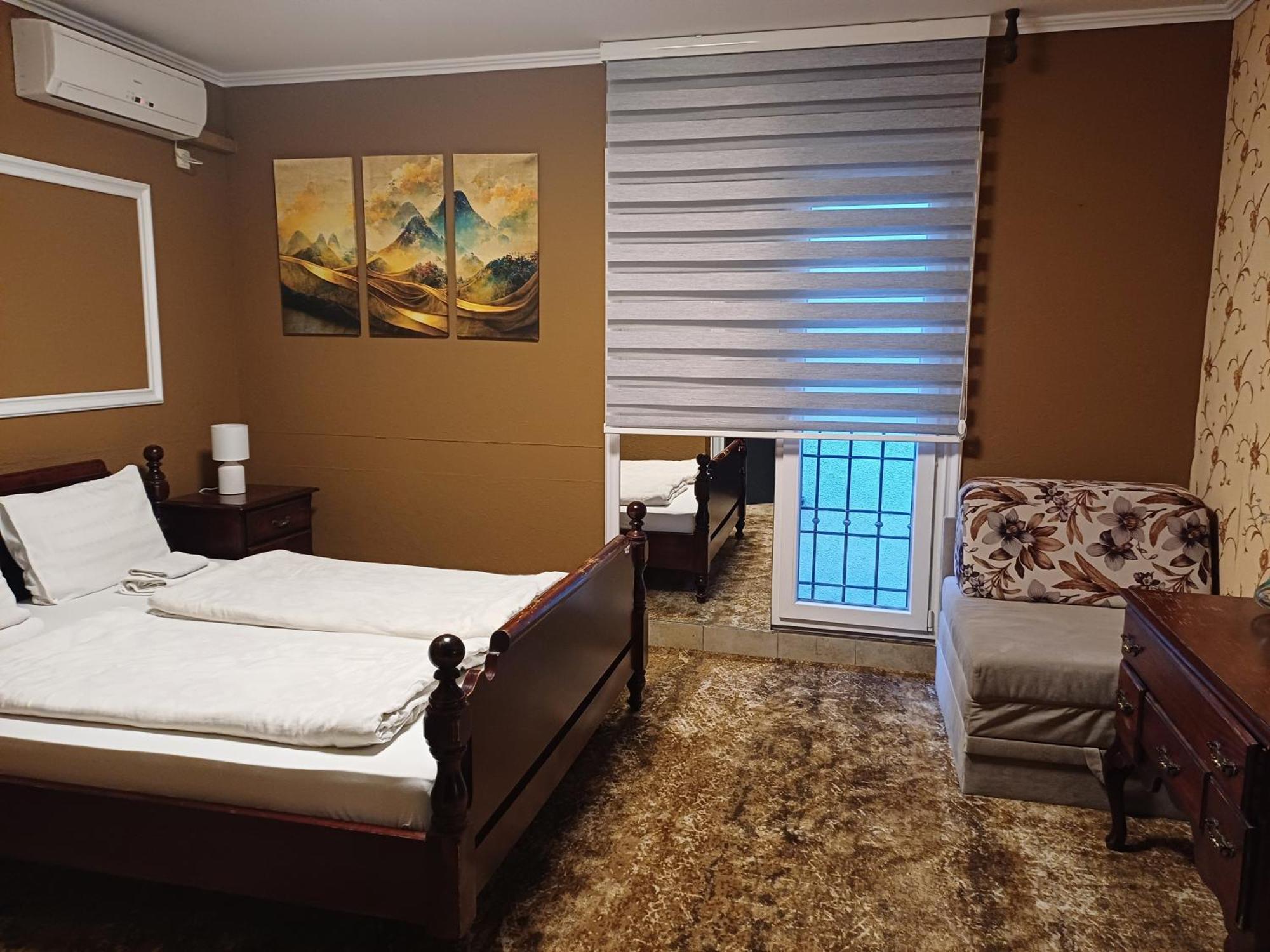 מוסטר Villa Anri מראה חיצוני תמונה