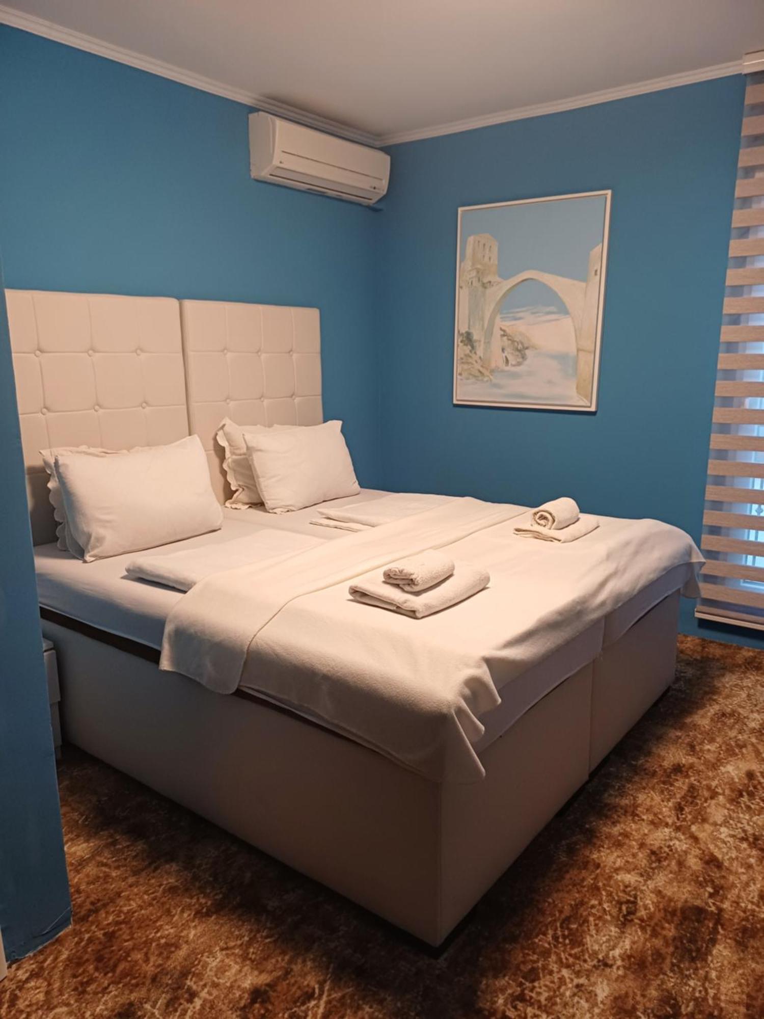 מוסטר Villa Anri מראה חיצוני תמונה