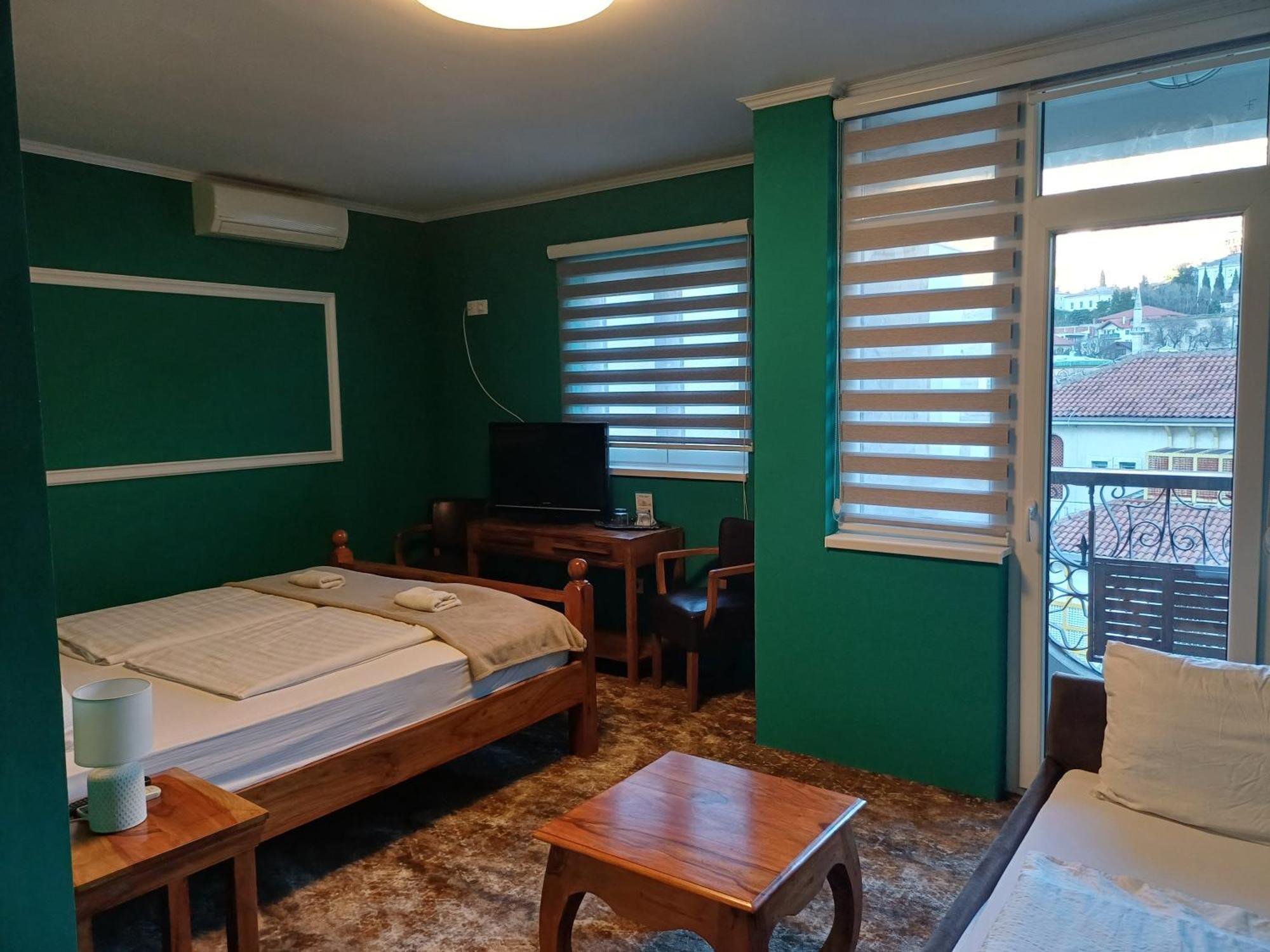 מוסטר Villa Anri מראה חיצוני תמונה