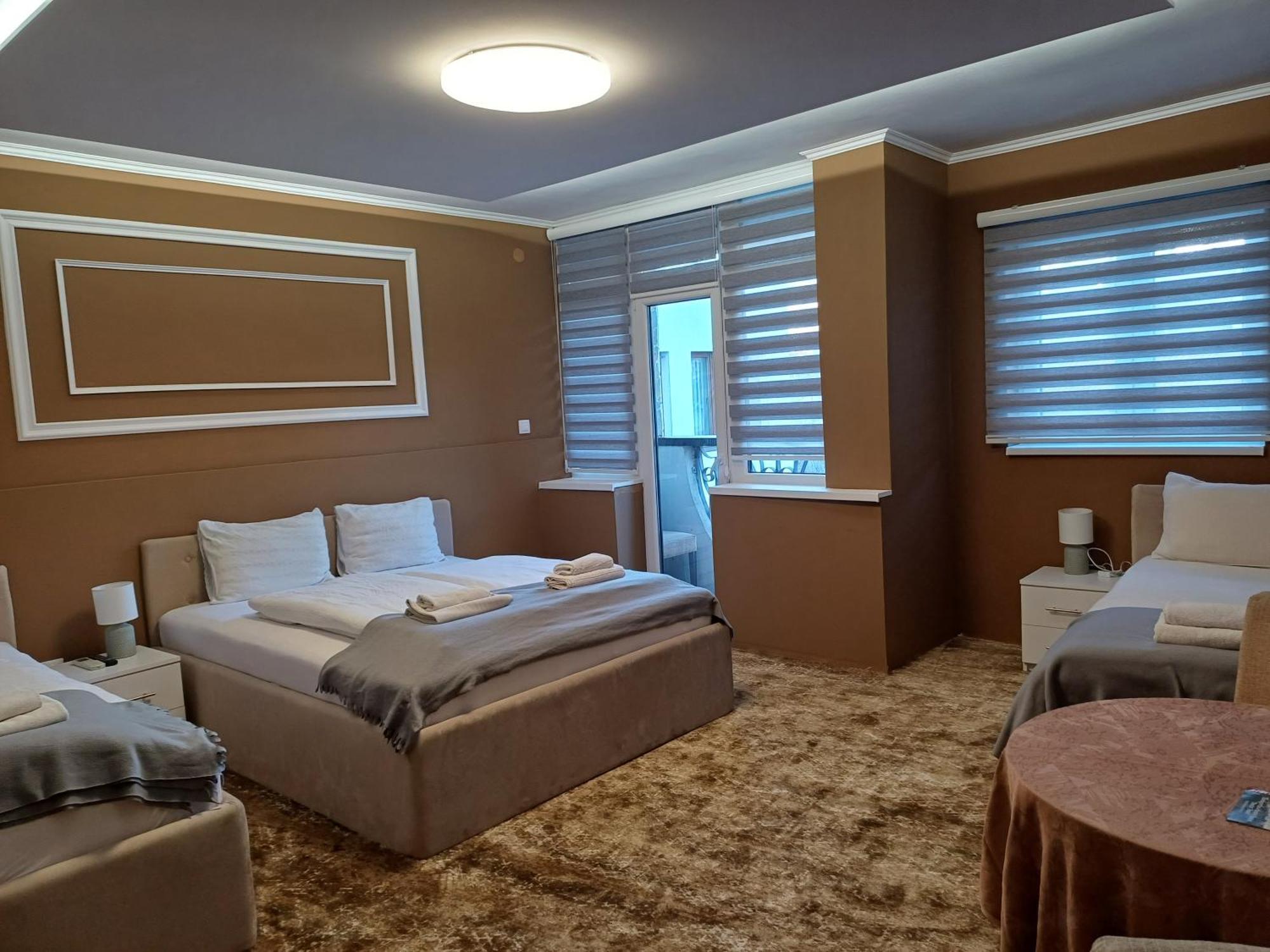 מוסטר Villa Anri מראה חיצוני תמונה