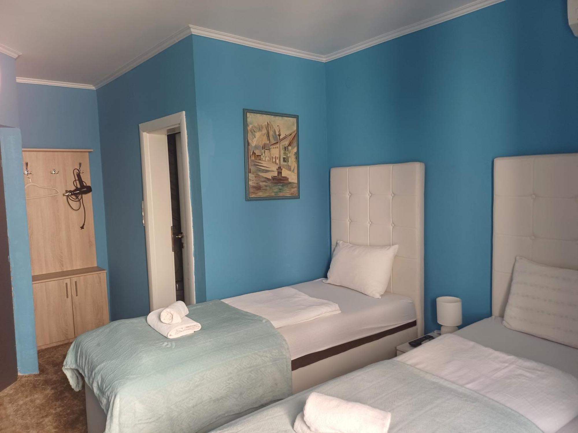 מוסטר Villa Anri מראה חיצוני תמונה