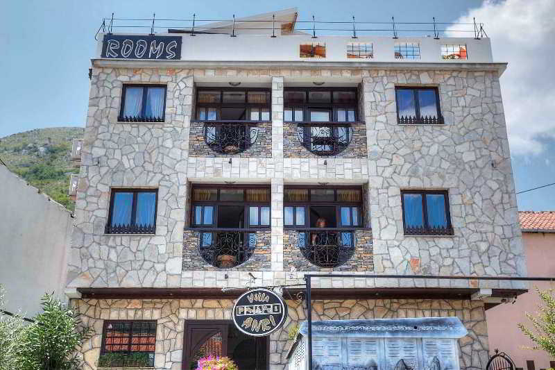 מוסטר Villa Anri מראה חיצוני תמונה