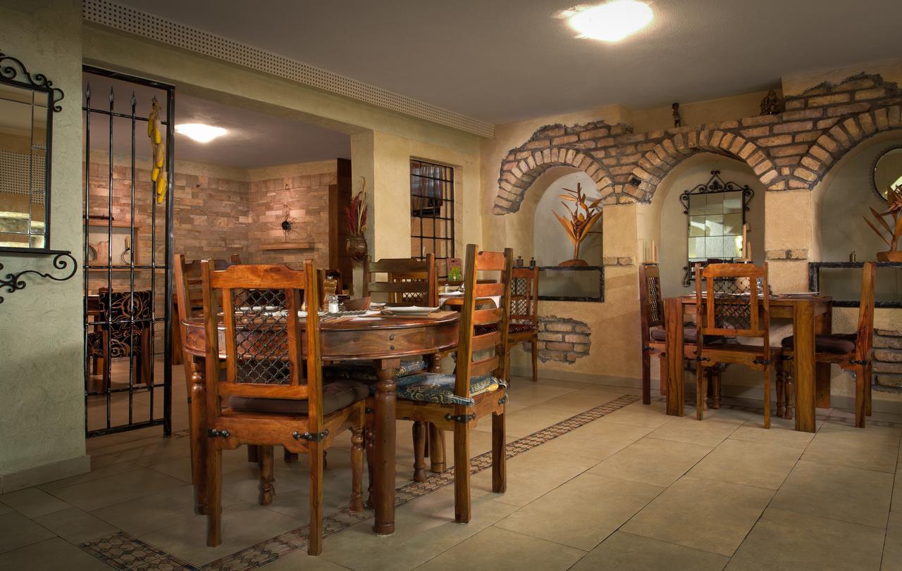 מוסטר Villa Anri מראה חיצוני תמונה